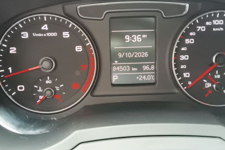 Audi Q3 2016 immagine di auto #10
