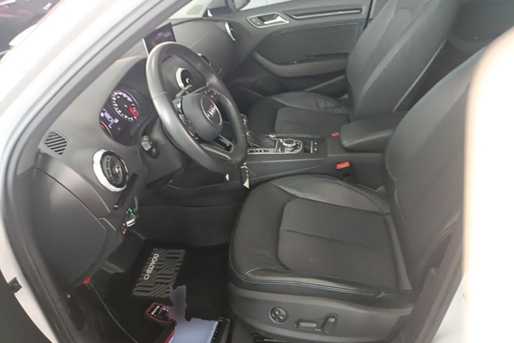 Audi A3 2018 car image #15