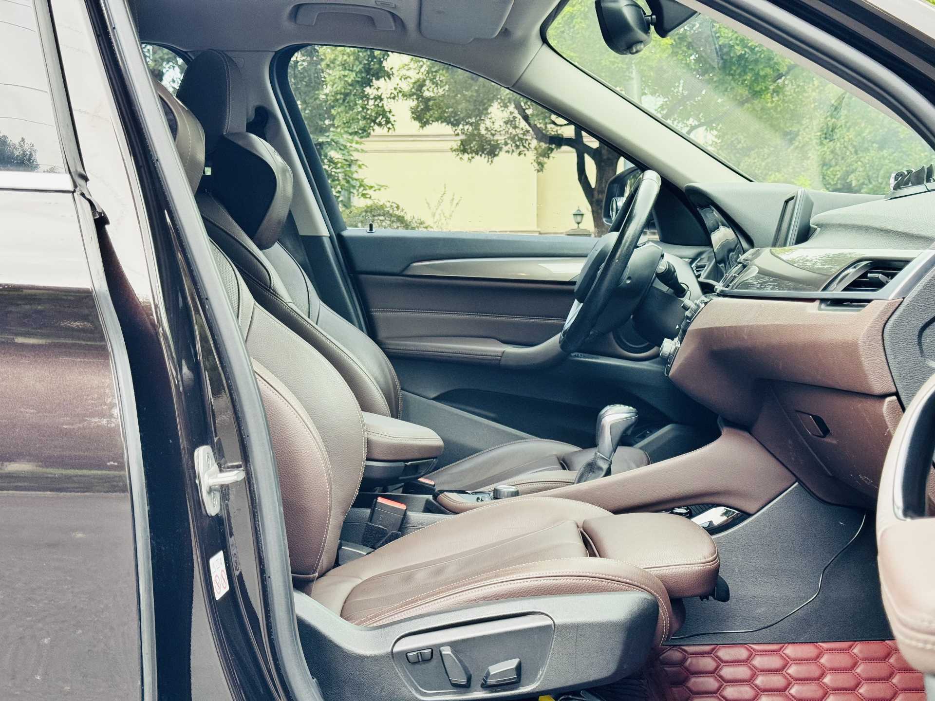2018 immagine di auto #3
