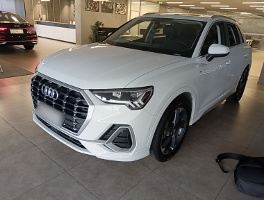 Audi Q3 2021 car image 
