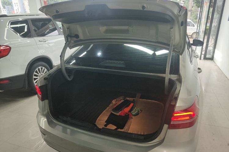 Volkswagen Lavida 2019 car image #19