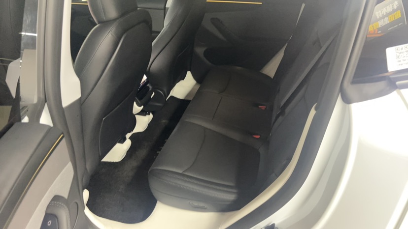Tesla Model Y 2025 car image #5