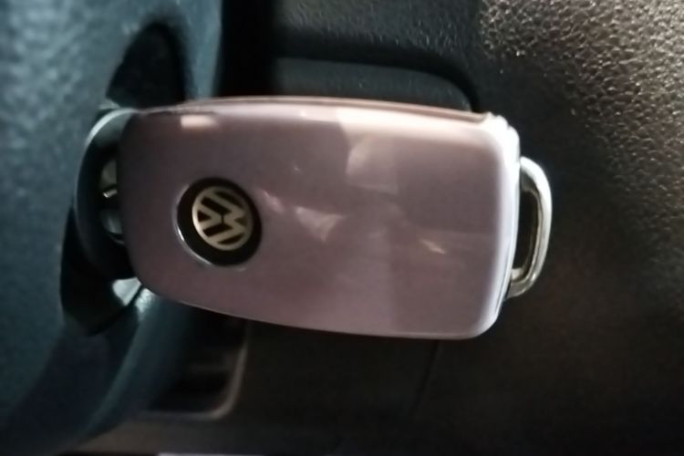 Volkswagen Polo 2015 car image #9
