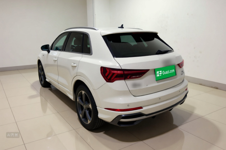Audi Q3 2019 car image #5