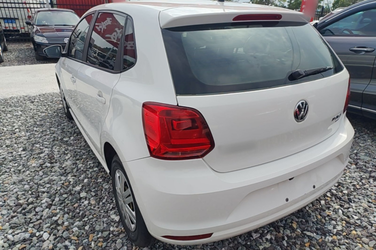 Volkswagen Polo 2016 car image #5