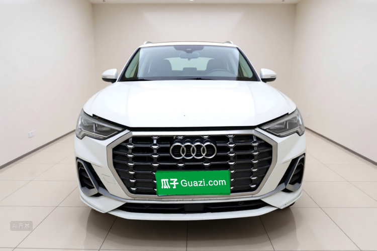 Audi Q3 2019 car image #3