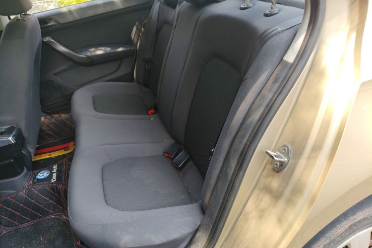 Volkswagen Santana 2015 car image #10