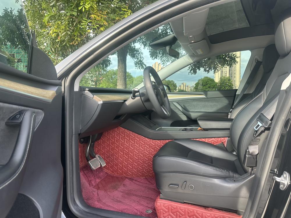 Tesla Model Y 2023 #8 Tesla Model Y 2023 car image #8