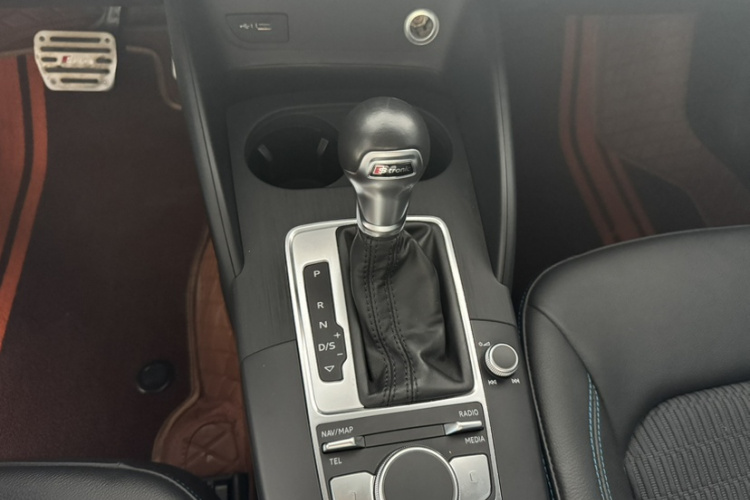 Audi A3 2020 car image #12