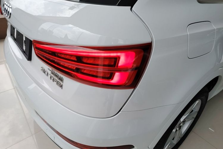 Audi Q3 2019 #8 Audi Q3 2019 car image #8