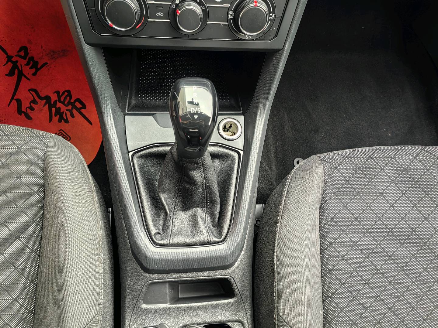 Volkswagen T-Cross 2019 car image #8