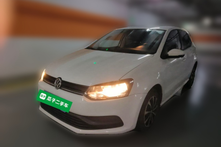 Volkswagen Polo 2019 car image #2