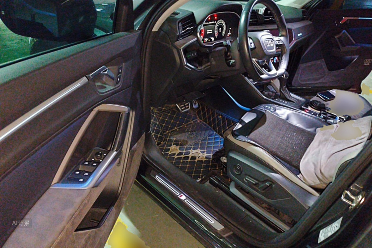 Audi Q3 2022 car image #18