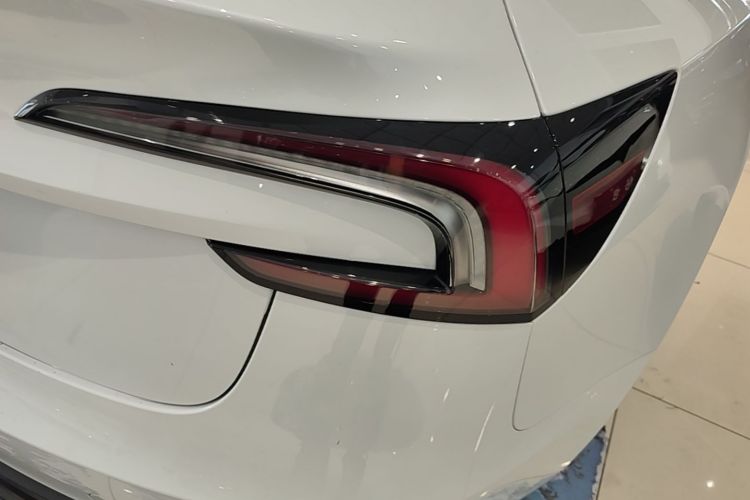 Tesla Model 3 2024 #8 Tesla Model 3 2024 car image #8