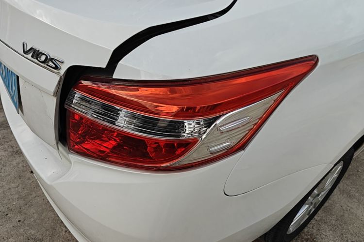 Toyota Vios 2015 car image #8