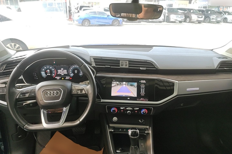 Audi Q3 2019 #11 Audi Q3 2019 car image #11