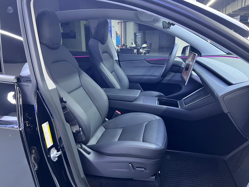 Tesla Model Y 2025 car image #12