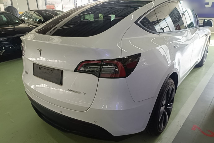 Tesla Model Y 2022 #7 Tesla Model Y 2022 car image #7
