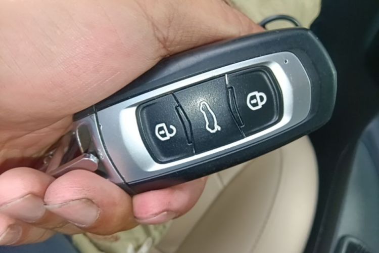 GEELY Emgrand 2019 car image #9