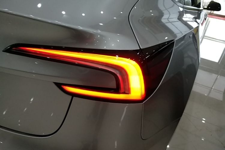 Tesla Model 3 2025 car image #8