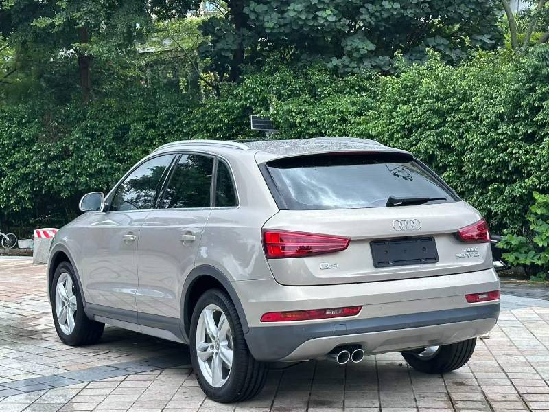 Audi Q3 2018 car image #4
