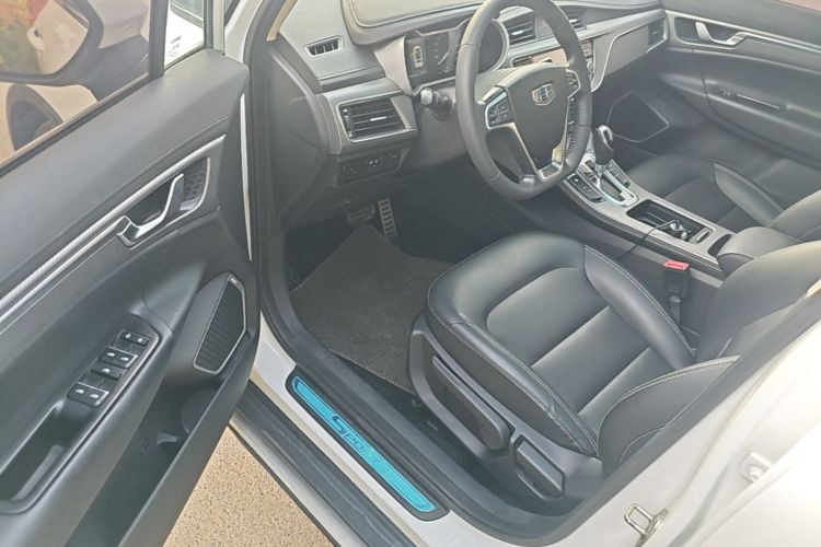 GEELY Emgrand GS 2017 car image #16