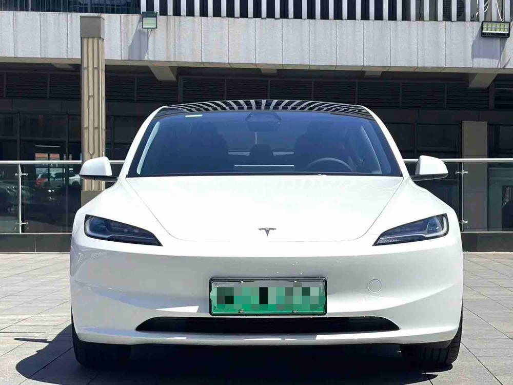 Tesla Model 3 2025 #2 Tesla Model 3 2025 car image #2