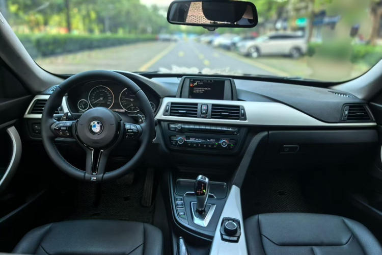 BMW 3 Series GT 2016 car image #16