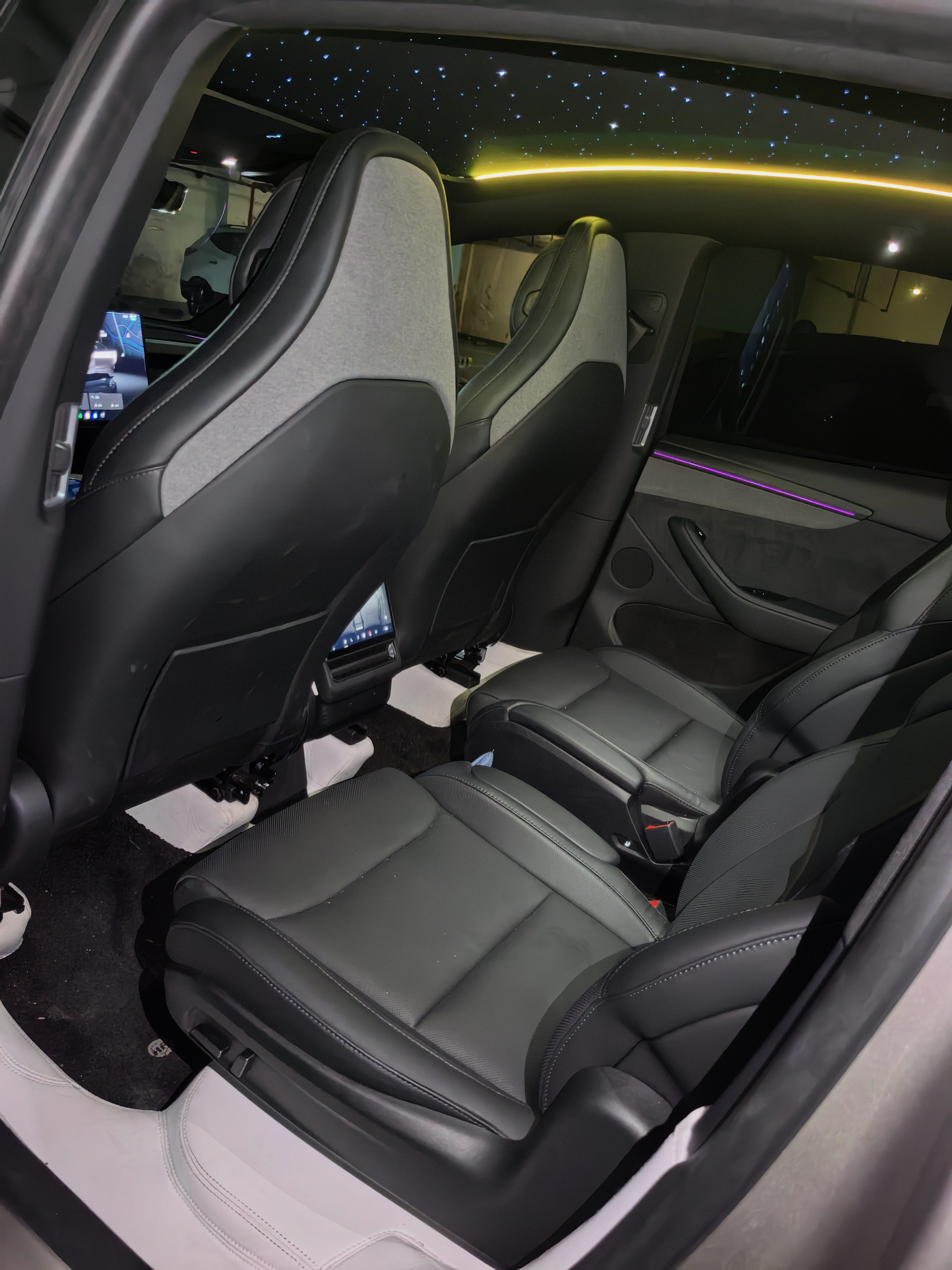 Tesla Model Y L 2025 car image #3