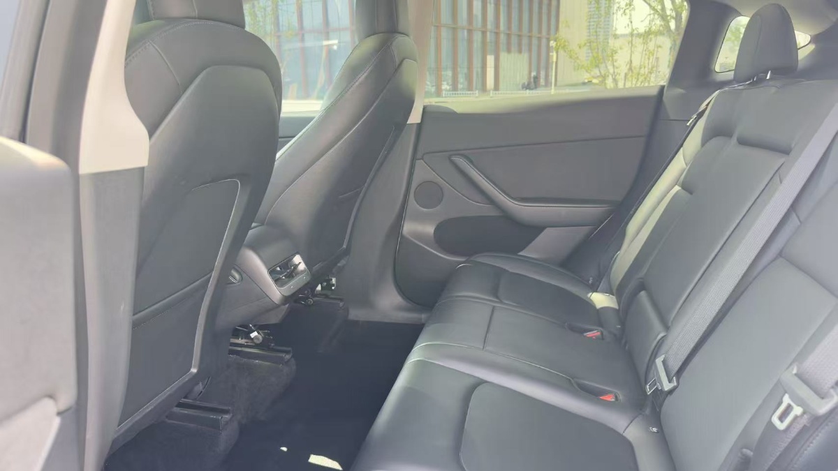 Tesla Model Y 2021 #6 Tesla Model Y 2021 car image #6