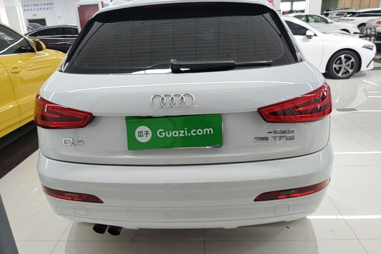 Audi Q3 2015 car image #6