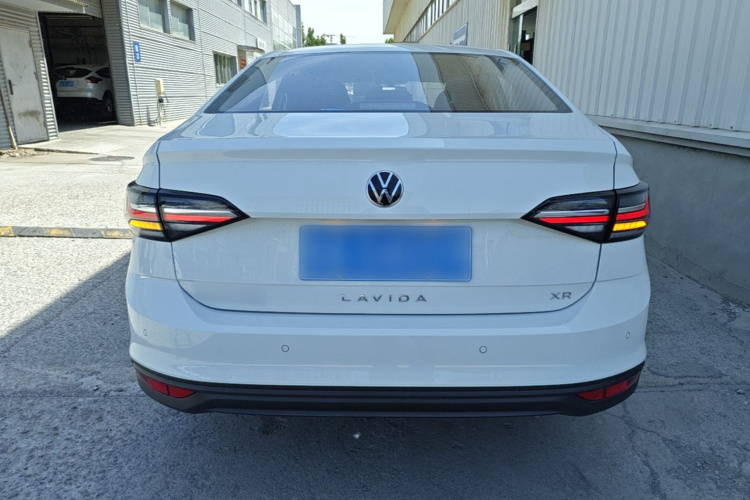 Volkswagen Lavida 2025 car image #6