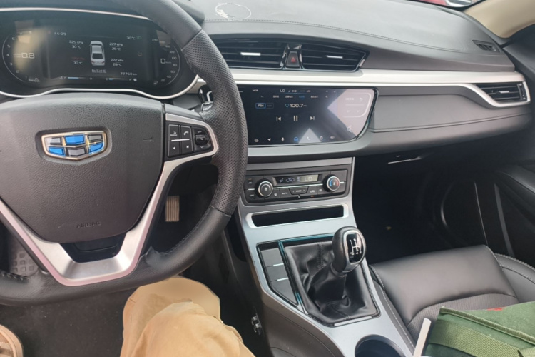 GEELY Emgrand 2019 car image #10