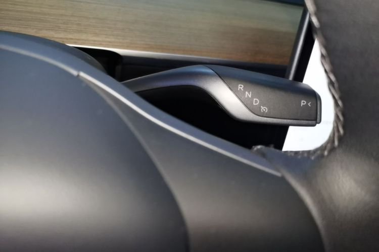 Tesla Model Y 2021 #14 Tesla Model Y 2021 car image #14