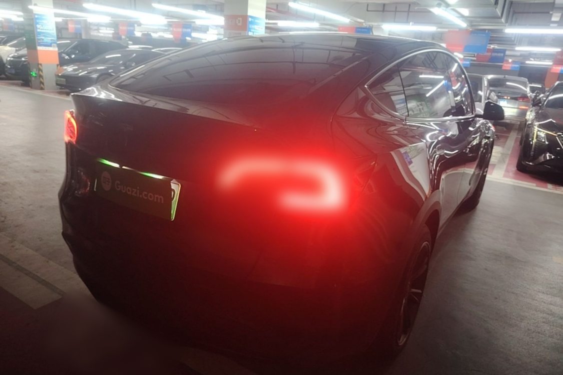 Tesla Model Y 2024 #2 Tesla Model Y 2024 car image #2