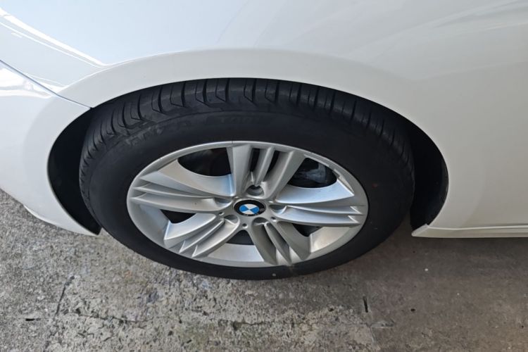 BMW 3 Series 2017 car image #9