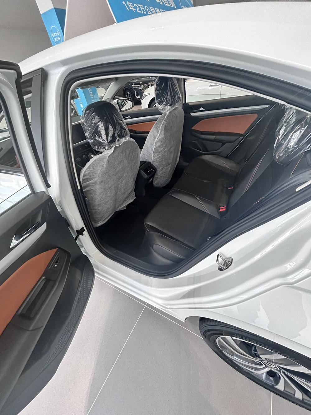Volkswagen Bora 2025 car image #7