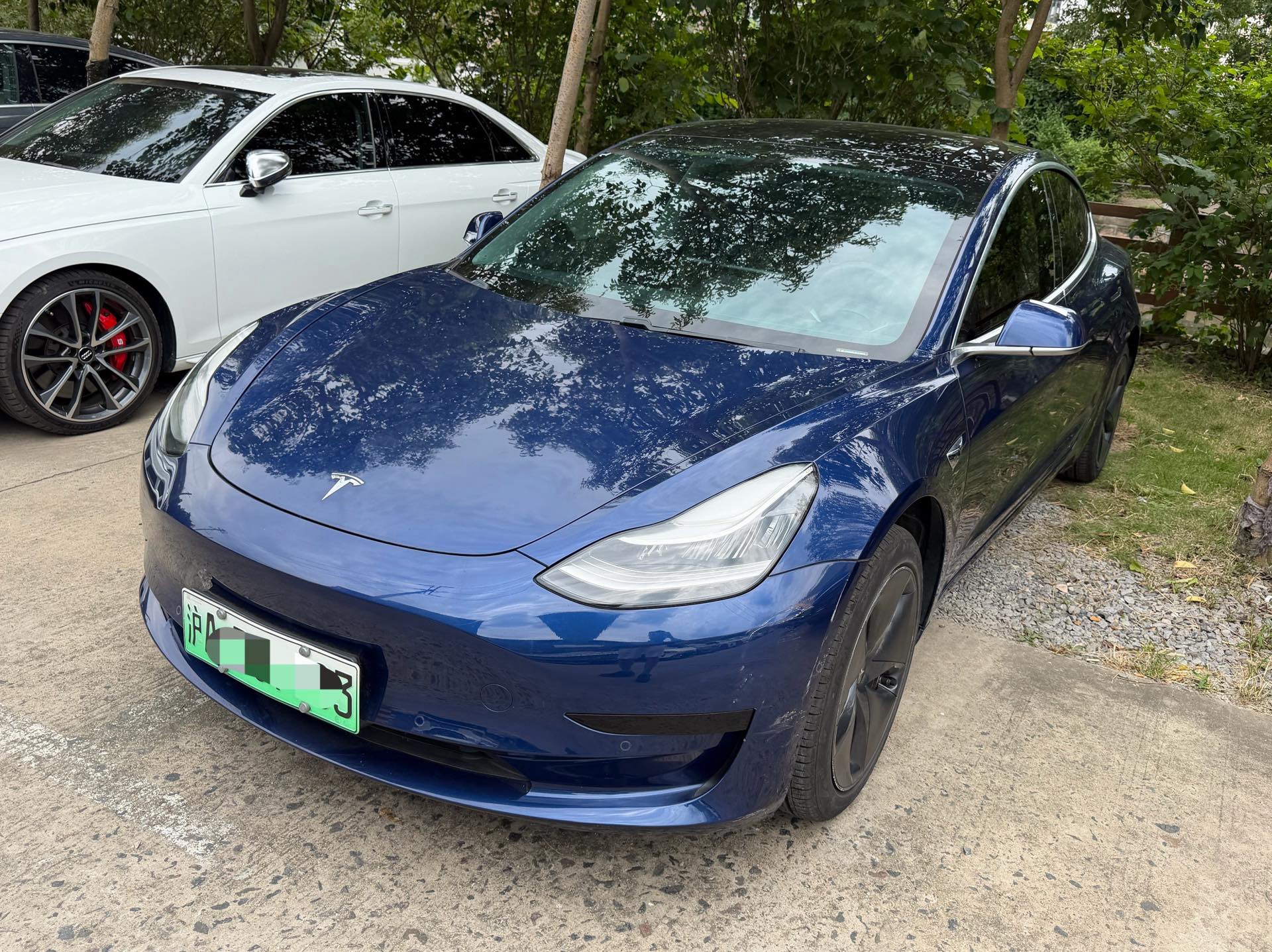 Tesla Model 3 2020 car image 