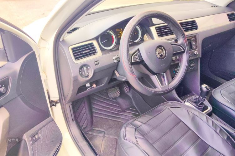 Skoda Rapid 2019 #18 Skoda Rapid 2019 image de voiture #18