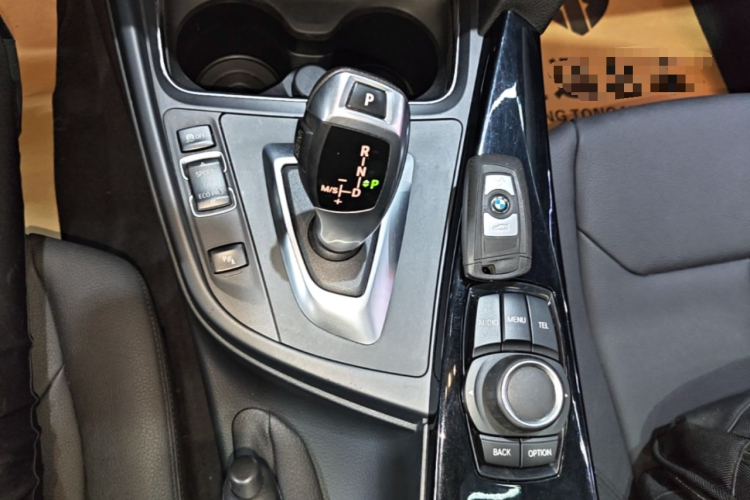 BMW 3 Series 2017 #18 BMW 3 Series 2017 car image #18