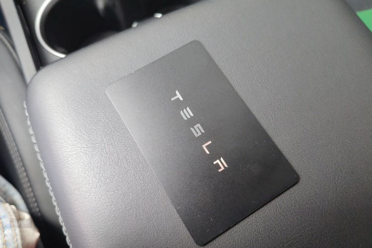 Tesla Model 3 2024 car image #10
