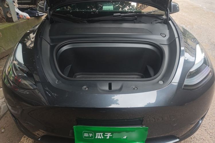 Tesla Model Y 2025 صورة سيارة #20