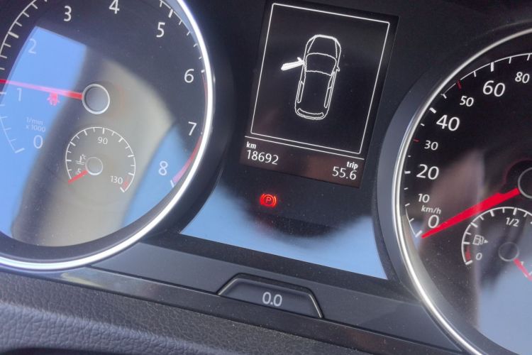 Volkswagen Golf 2018 car image #8