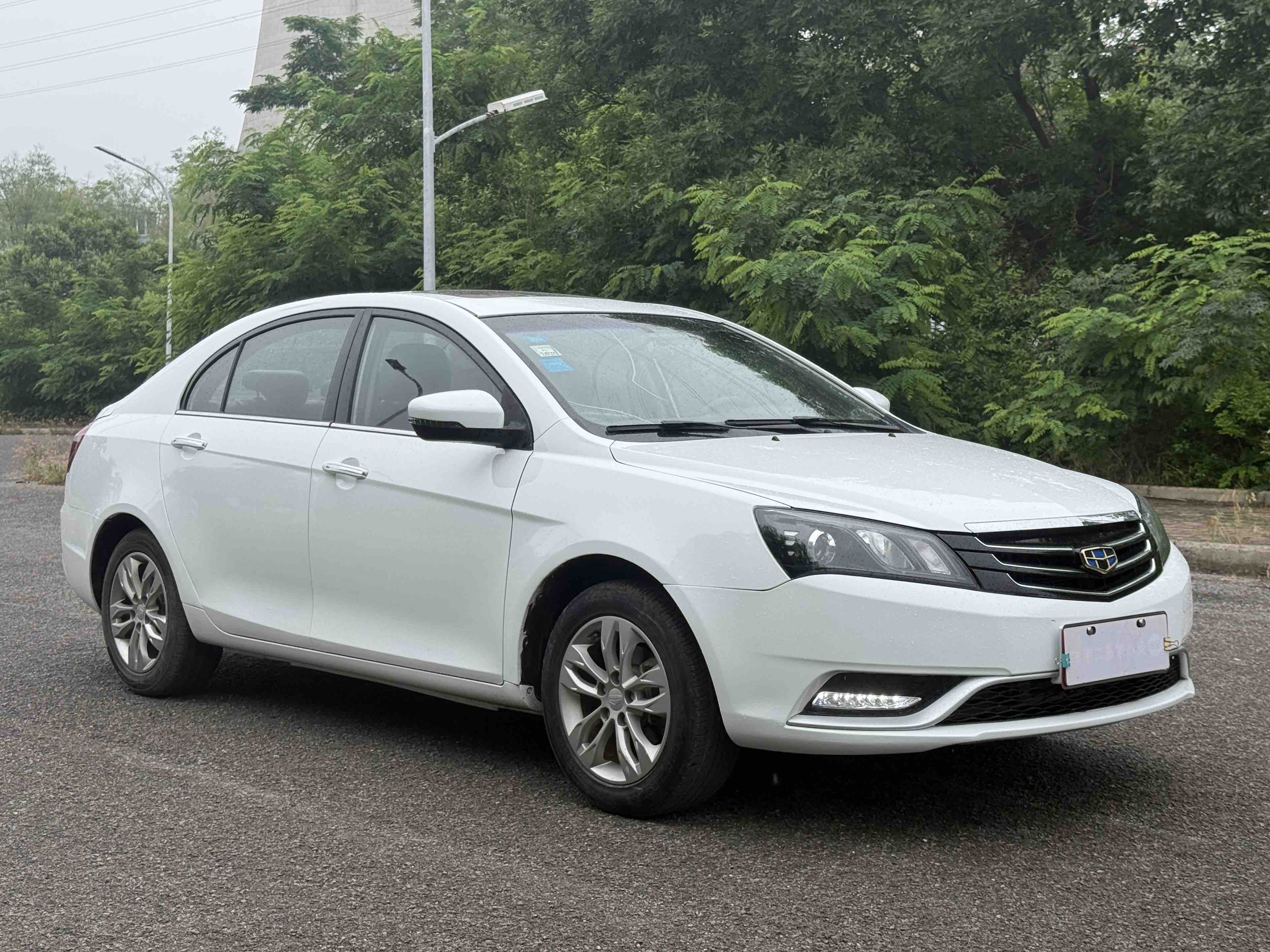 GEELY Emgrand 2016 car image #4
