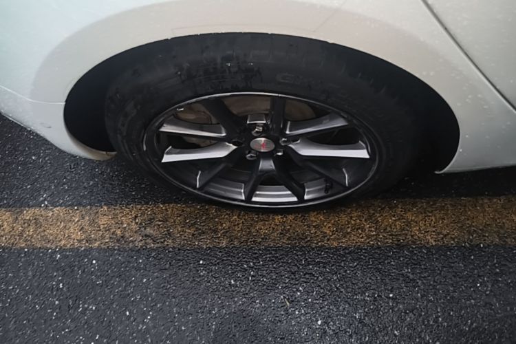 Tesla Model 3 2023 car image #10