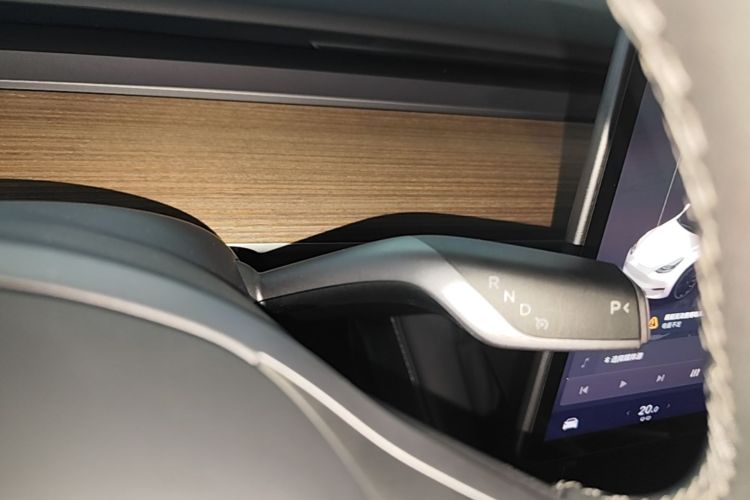 Tesla Model Y 2023 #14 Tesla Model Y 2023 car image #14
