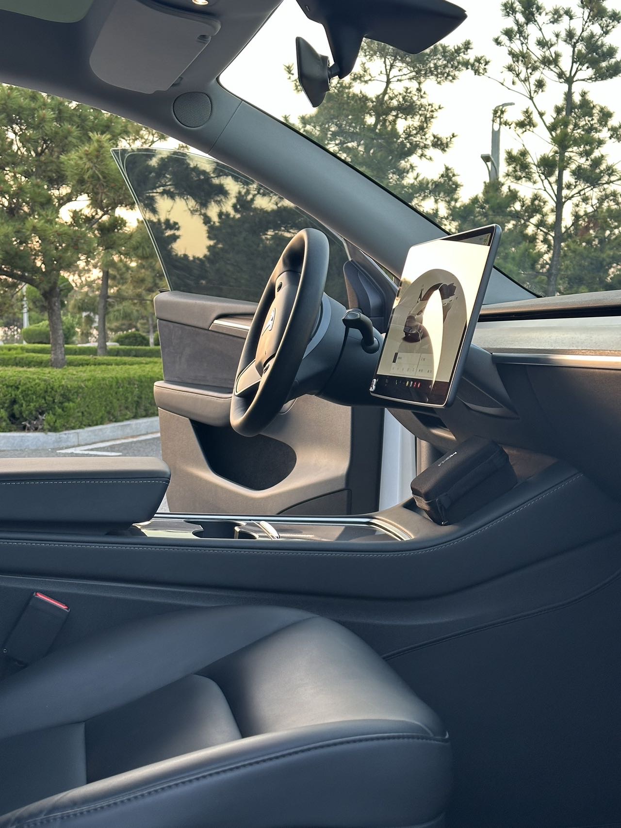 Tesla Model Y 2022 car image #9