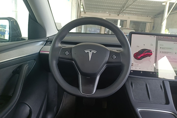 Tesla Model Y 2024 #11 Tesla Model Y 2024 car image #11