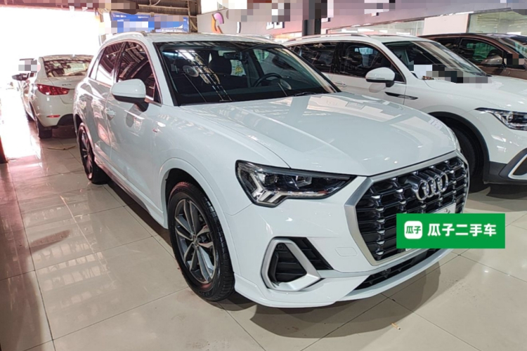 Audi Q3 2021 car image #4