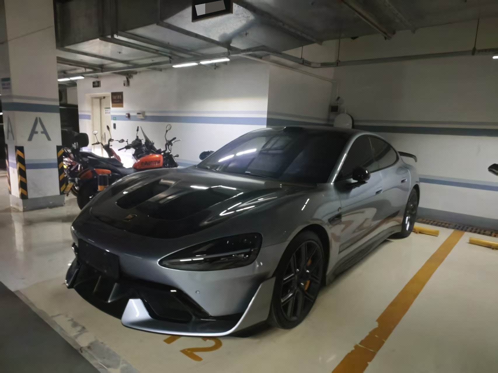 MI SU7 Ultra 2025 car image 
